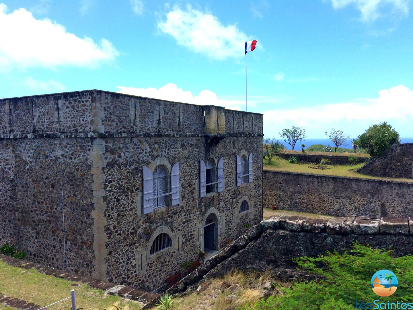 Façade d'un bâtiment du Fort Napoléon